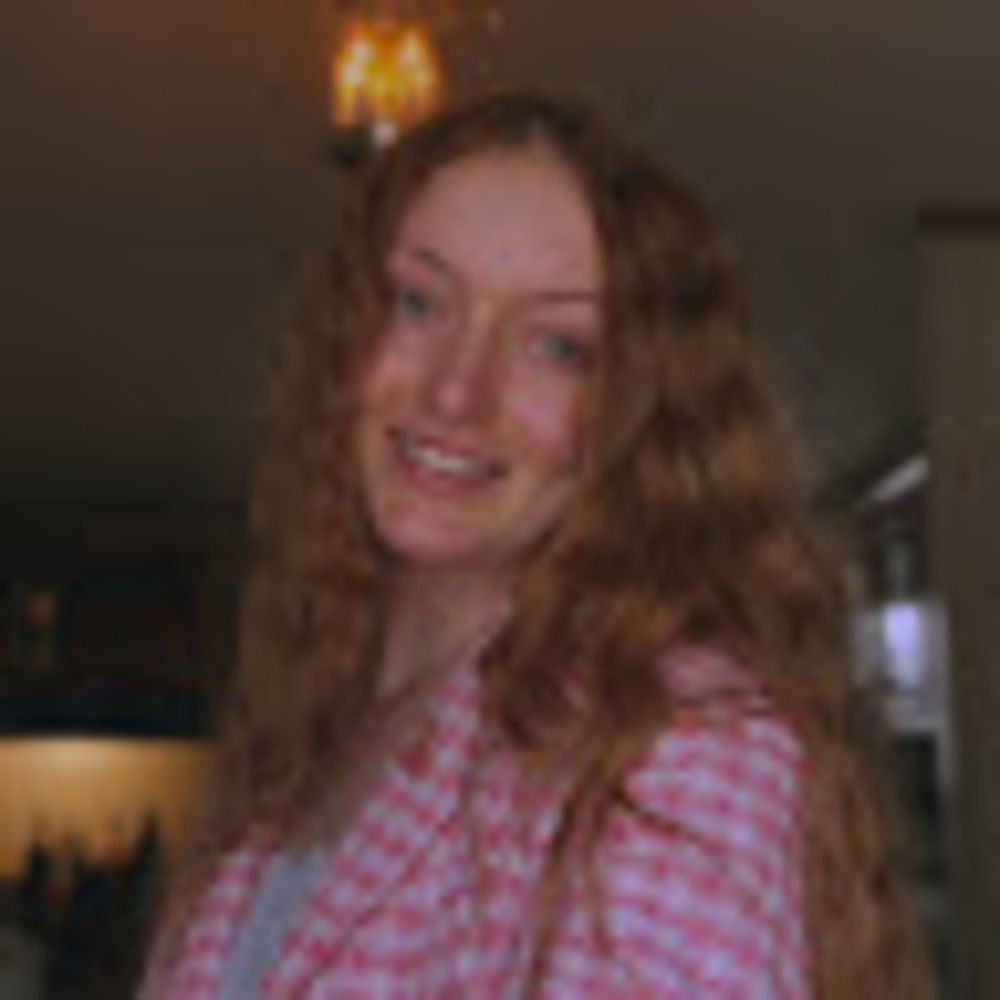 Meet your Posher, Caitlin